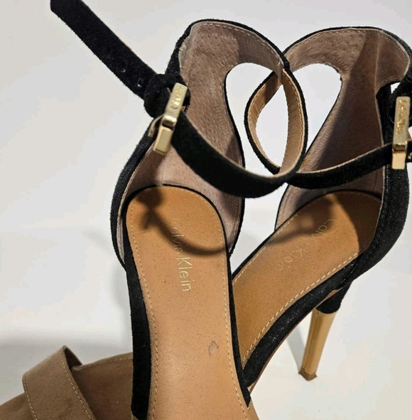 Ladies High Heels (fits like Size 8/8.5) - Picture 2 of 2